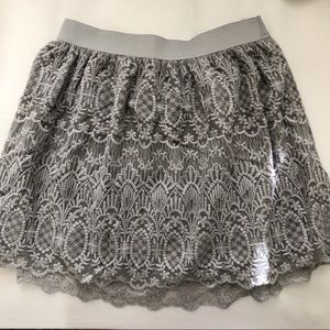 Brand new H&M gray skirt💛